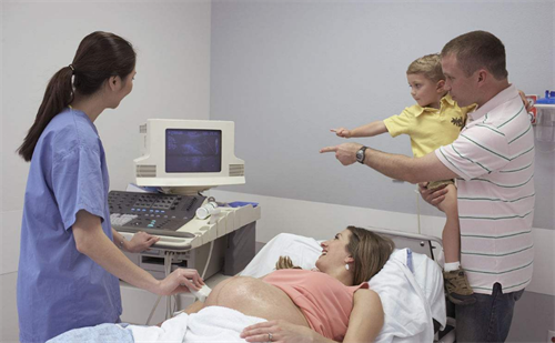 如何确保怀孕期间宝宝健康：孕期指南